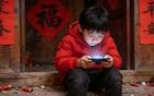春节回家发现残酷事实：手机最先摧毁的，是普通家庭的孩子