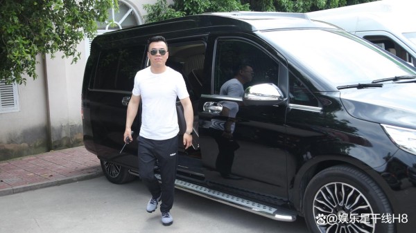 今天我们了解下中国新锐届青年影视剧制片人——景晓明