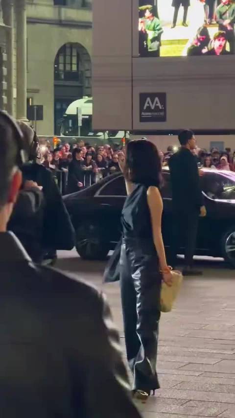 舒淇又在时装周杀疯了!