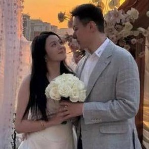 华谊公主王文也的璀璨人生:从星二代到导演新星,订婚开启新篇章