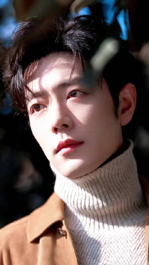 优雅时尚,潇洒从容,魅力十足的贵公子!@肖战 肖战刘铮亮