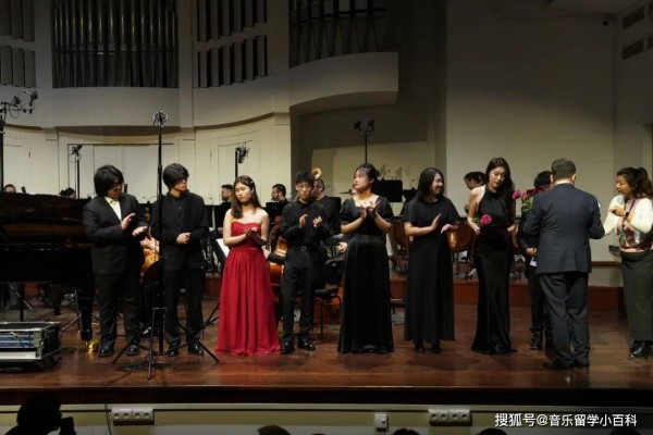 结业音乐会波兰奏响 职业乐团协奏点亮音乐梦想