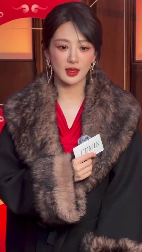 还是十二万分想看到董竹君女士波澜壮阔的一生!