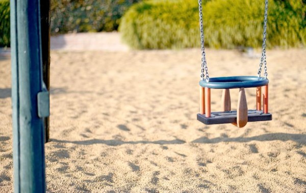 室内活动创意无限：让孩子在家也能活力四射