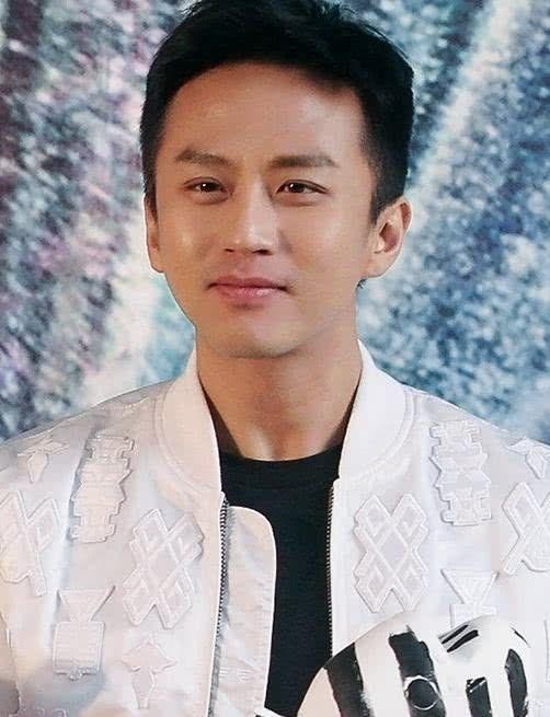 娱乐圈的5大梗，综艺不找迪丽热巴，和杨幂拍戏不能撩头发