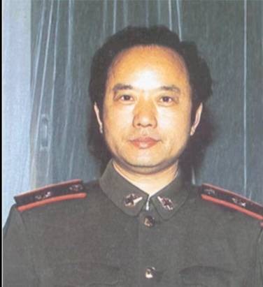 江山入画 笔墨铸魂｜殷培华32平尺巨幅山水画《大江东去》的时代价值探析