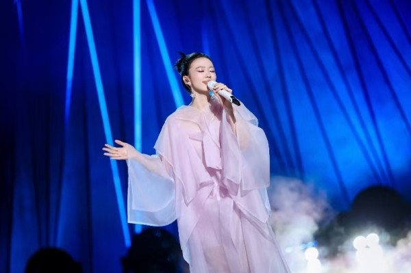 《歌手2025》揭榜赛全网瞩目，单依纯蝉联周冠军马嘉祺揭榜成功