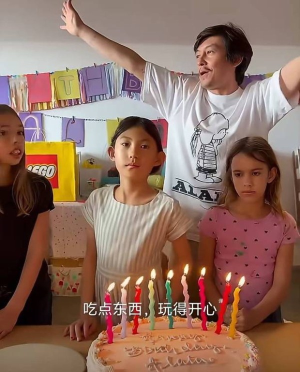 陈冠希秦舒培为9岁女儿庆生 全家捏脸亲吻超温馨