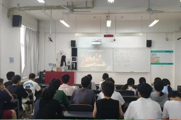 【信控学院】“信”语心坊二级心理辅导站开展“心灵奇旅，光影同行”观影活动