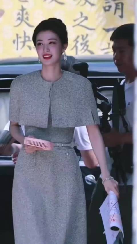 王楚然和刘亦菲太像了，都是绝世美人！