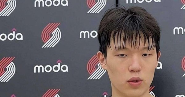 杨瀚森入选NBA新秀赛，终结中国球员15年遗憾，美记酸评质疑抢名额，数据却狠狠反击证明实力