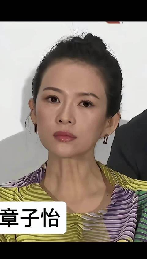 章子怡恢复单身状态从容，骨相美被赞花期长