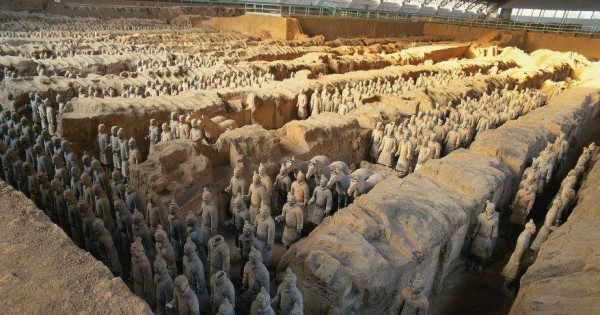 原创古代殉葬制度到底有多残忍？活人殉葬后，在墓室里面又能活多久？