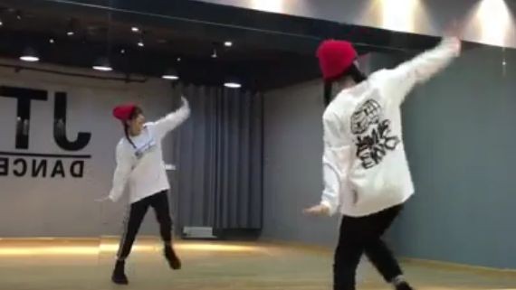 「年会舞蹈」简单易学《彩虹的微笑》完整版分解教学