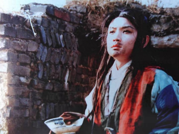 芳官出家的背后：不是看破红尘的醒悟，而是绝望中的自我救赎