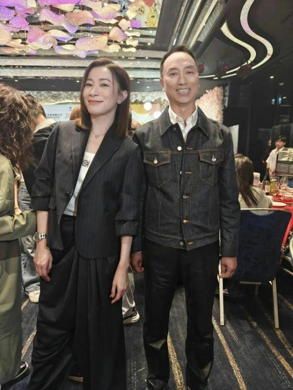 TVB港姐冠军富豪老公大赞佘诗曼，被问当年有无心动，霸气回应