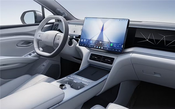 自驾游神器！比亚迪宋Ultra EV内饰公开：座椅可秒变双人大床