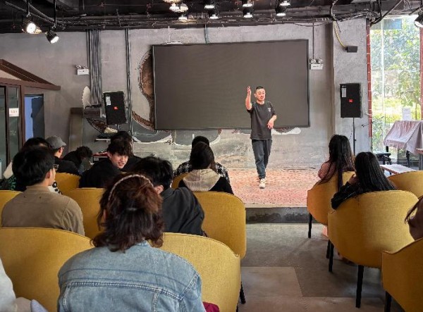 09e725a2-0193-49f3-a69e-db2b9af8cd65