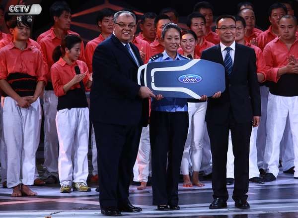 社区女警董艳珍获封“年度挑战王”