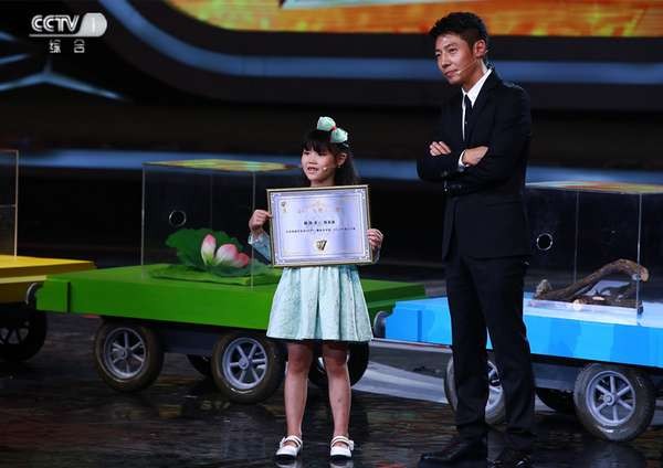 《挑战不可能》韩嘉盈获年度“人气王”