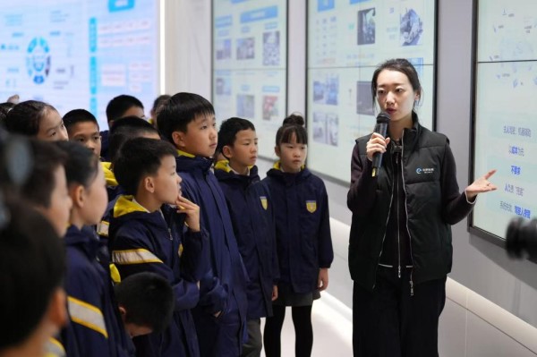 互联中国 青春护航 青少年数字素养云科普活动走进北京经济技术开发区