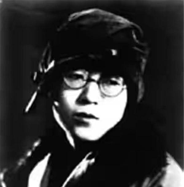 民国版梁祝：石评梅和高君宇，生不能相守，死定要同穴