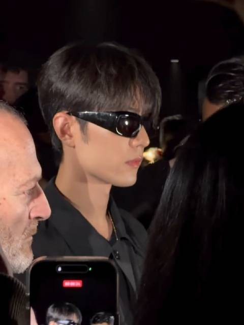 肖战法式贵公子 高级脸！时髦精！巨星气场！ 所有人都点开视频欣赏！ 肖战