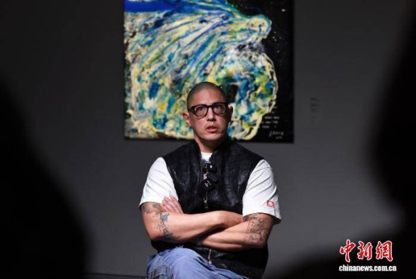 台湾当代艺术家蒋友柏成都个展：以静默单色疗愈时代喧嚣