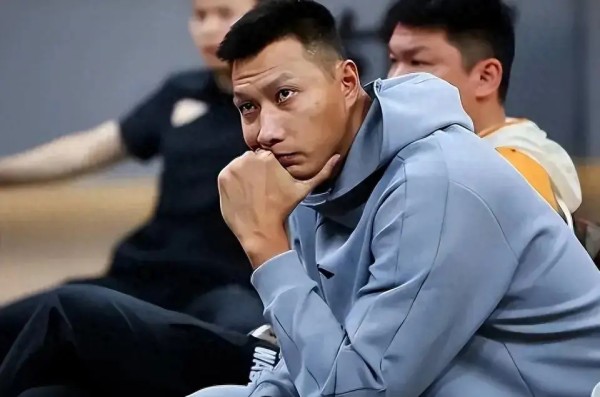 易建联事件最新消息：海外辟谣账号已冻结，王思聪发表评论