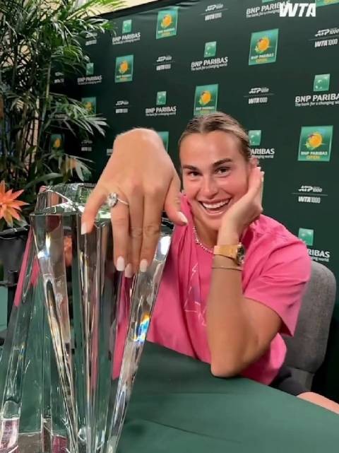 真不明白有什么好炫耀的—— 你怎么知道我收到了大钻戒又拿到了大奖杯？