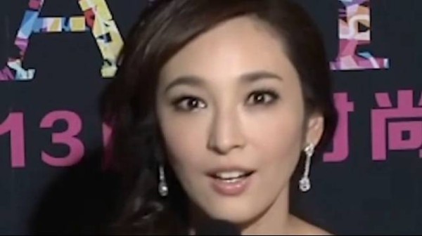 蓝正龙曾爆料：吴佩慈就是所有男生都想踹她的那种女生