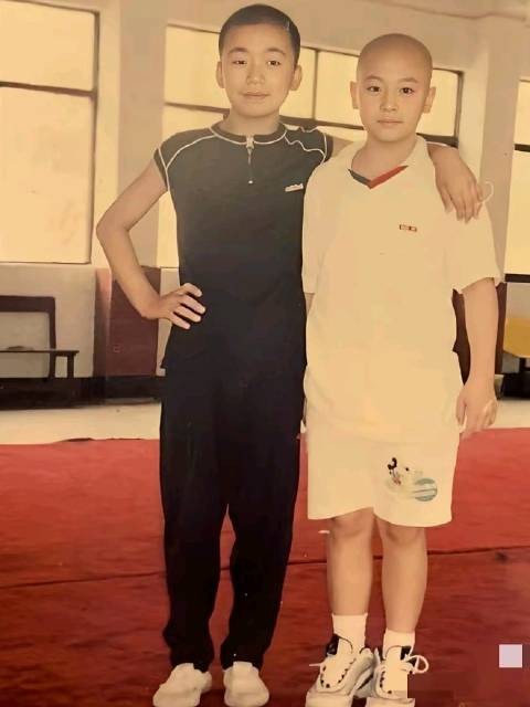 王宝强喊小4岁释小龙师叔，少林辈分规矩严