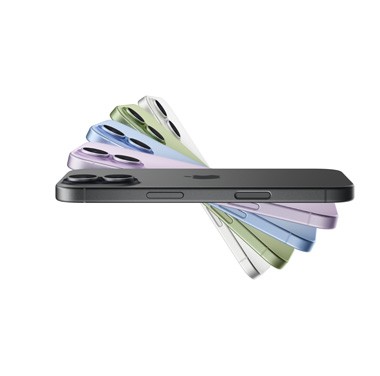 五款 iPhone 17 设备以扇形交叠排列，分别为黑色、薰衣草紫色、青雾蓝色、鼠尾草绿色和白色。全部为侧面视图，排在最前方的黑色机型展示手机背面的 Apple 标志。