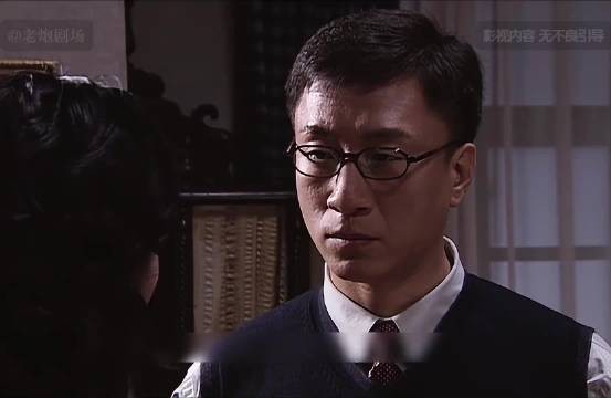 余则成与翠萍假戏真做终成眷属