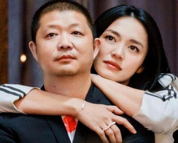 姚晨官宣离婚仅1天，私生活全被扒！凌潇肃当年的话终于有人信了