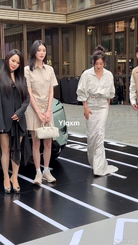 55岁奚梦瑶 36岁微博VC计划