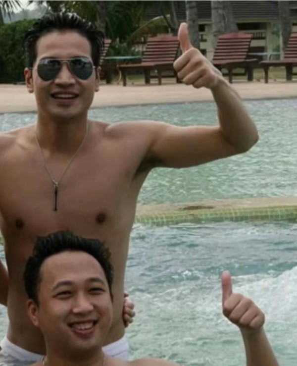 何晟铭的抖音小号，只关注了于正一个人，于正发视频：全新的开始