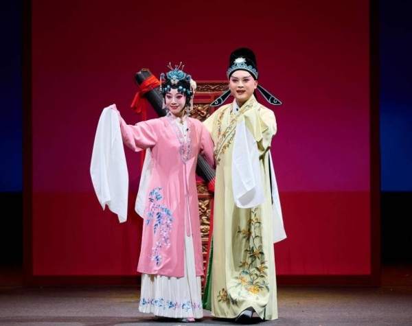 新编传统京剧《楼台断琴》在国家大剧院上演