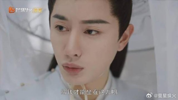 容钰去赌场，不懂下注，把钱都给旁人赌！