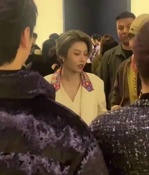 刘雨昕听到什么了连说了八个别