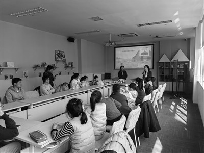 用爱与友谊编织生命的网