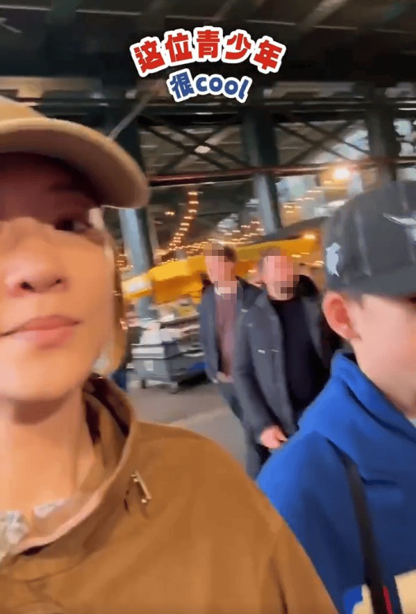 搜狐娱乐讯 22日，应采儿晒出与儿子Jasper的伦敦<a target=