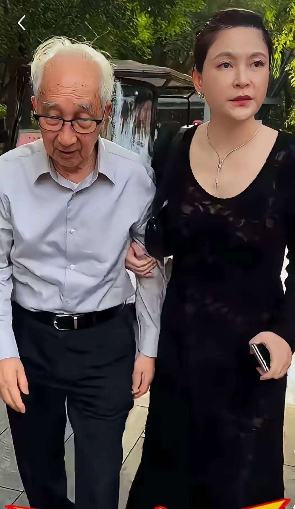 泰斗与女演员的婚姻真相！画室里的秘密让全网热议