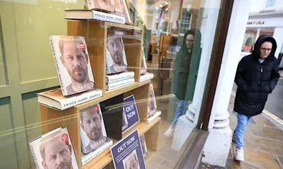 哈里王子的回忆录《备用》在销售的第一天就打破了记录