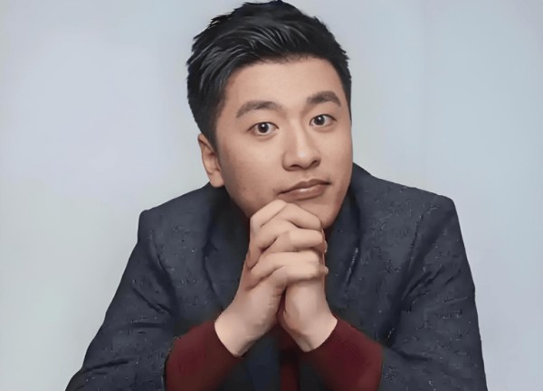 张雪峰突然去世：人到中年，千万别太拼，要适当给自己松绑