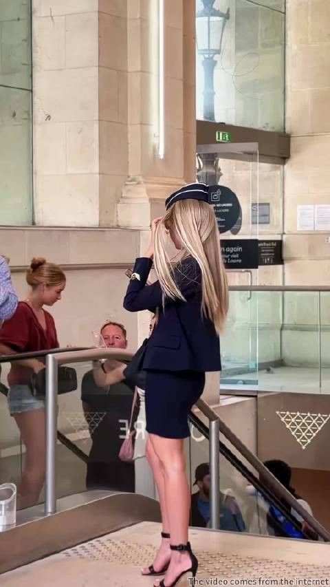 下意识讨厌很漂亮的女孩是女人的天性