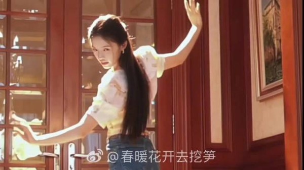 林允《冬去春来》黄玫瑰短衫牛仔裤跳舞镜头灵气鲜活
