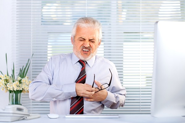 什么叫心源性猝死原因 冠状动脉疾病或遗传性心肌病