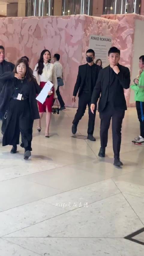 自从林志玲嫁给她老公以后很久没见到她了