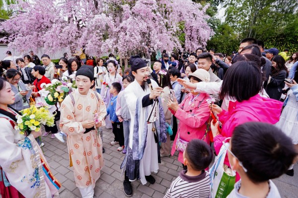 乐游原上觅唐风 西安青龙寺遗址景区樱花季系列活动启幕